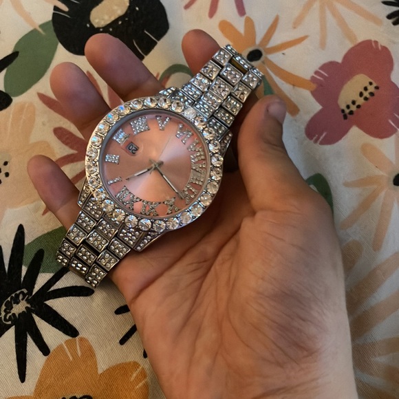 Lightpink watch😍😍 - Picture 3 of 4